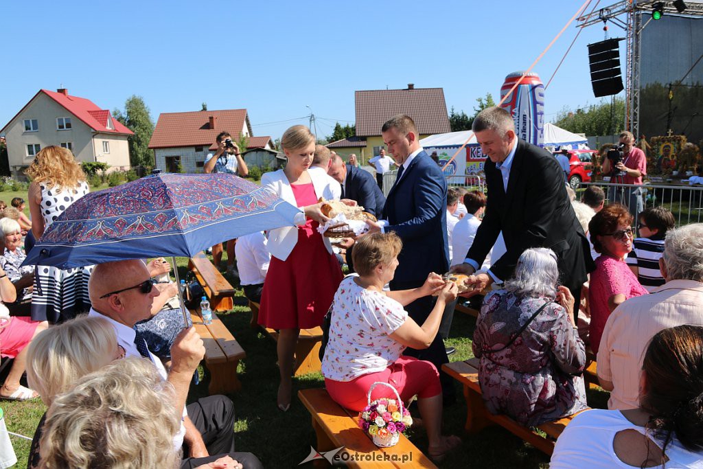 Dożynki parafialno-gminno-powiatowe. Tak się bawią w Olszewo-Borkach [24.08.2019 - zdjęcie #51 - eOstroleka.pl