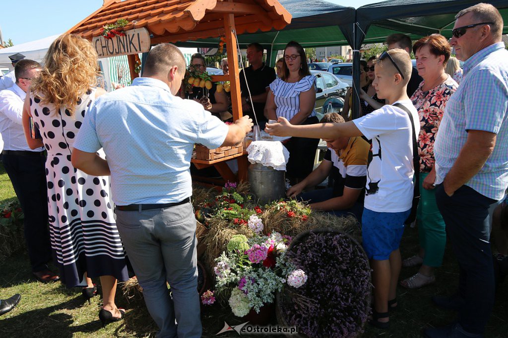 Dożynki parafialno-gminno-powiatowe. Tak się bawią w Olszewo-Borkach [24.08.2019 - zdjęcie #36 - eOstroleka.pl