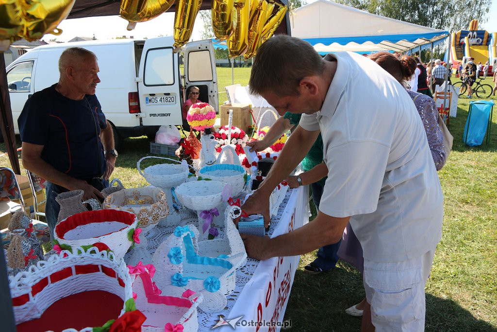 Dożynki parafialno-gminno-powiatowe. Tak się bawią w Olszewo-Borkach [24.08.2019 - zdjęcie #13 - eOstroleka.pl