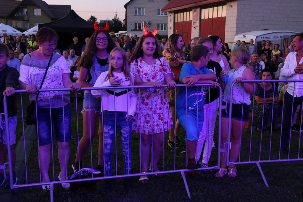 Dożynkowa zabawa w Olszewo-Borkach [24.08.2019] - zdjęcie #15 - eOstroleka.pl