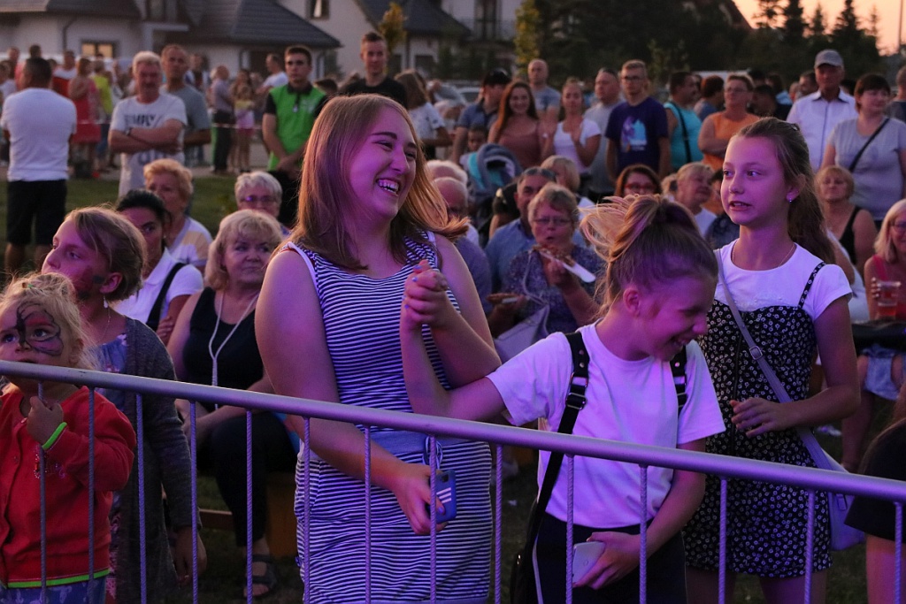 Dożynkowa zabawa w Olszewo-Borkach [24.08.2019] - zdjęcie #13 - eOstroleka.pl