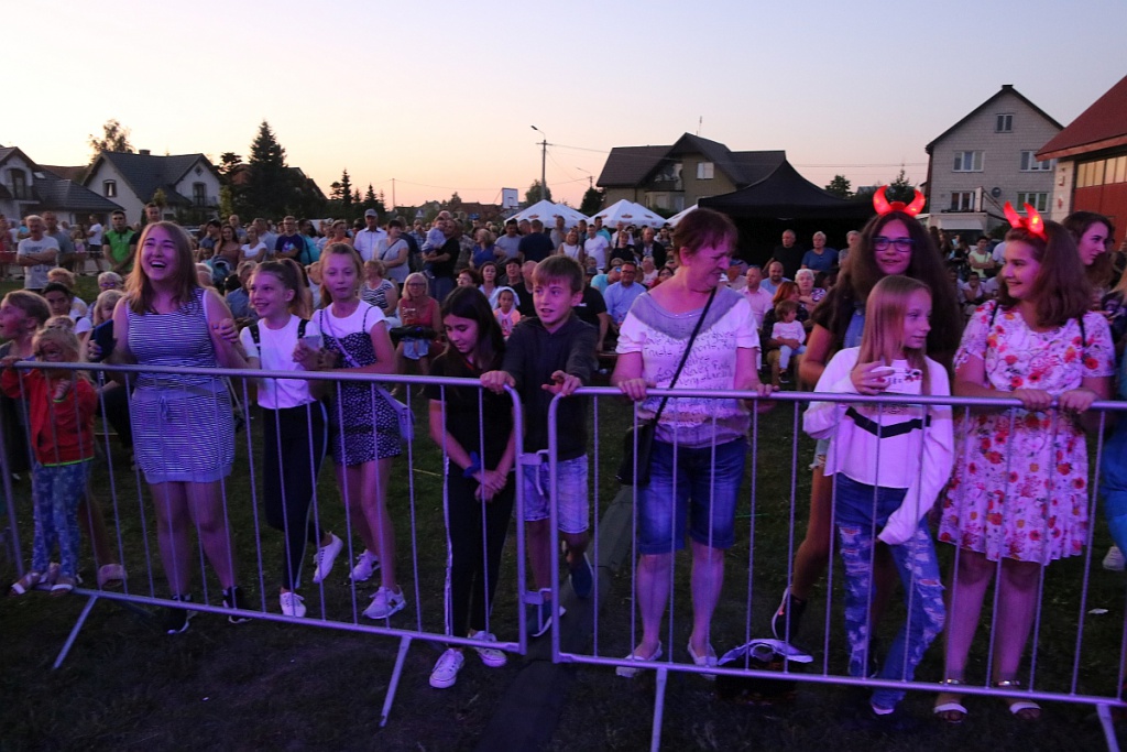 Dożynkowa zabawa w Olszewo-Borkach [24.08.2019] - zdjęcie #12 - eOstroleka.pl