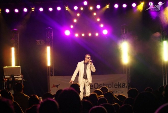 Zakończenie wakacji w rytmach disco - występ zespołów Vertim i Focus (29.08.2010) - zdjęcie #37 - eOstroleka.pl