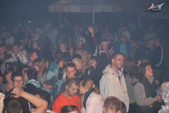 Zakończenie wakacji w rytmach disco - występ zespołów Vertim i Focus (29.08.2010) - zdjęcie #30 - eOstroleka.pl
