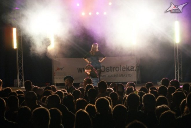 Zakończenie wakacji w rytmach disco - występ zespołów Vertim i Focus (29.08.2010) - zdjęcie #22 - eOstroleka.pl