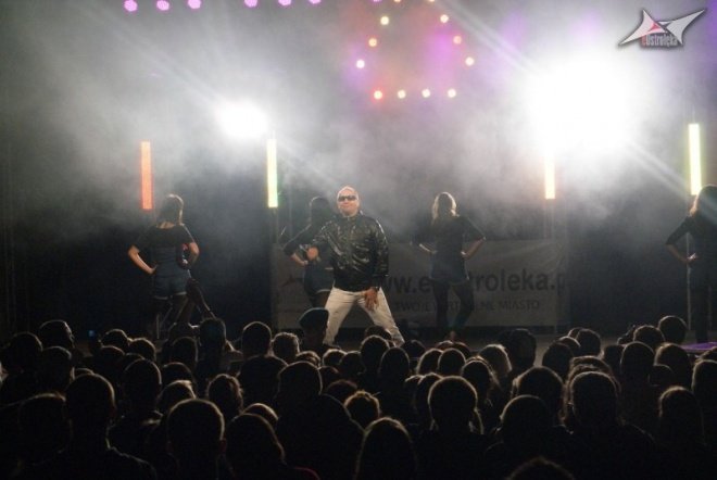 Zakończenie wakacji w rytmach disco - występ zespołów Vertim i Focus (29.08.2010) - zdjęcie #29 - eOstroleka.pl
