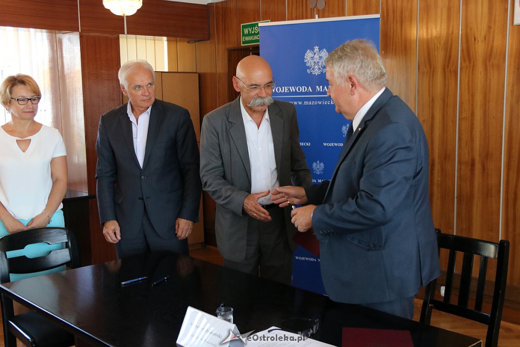 Podpisano umowy w ramach Funduszu Rozwoju Przewozów Autobusowych [27.08.2018] - zdjęcie #18 - eOstroleka.pl