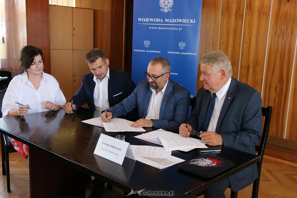 Podpisano umowy w ramach Funduszu Rozwoju Przewozów Autobusowych [27.08.2018] - zdjęcie #17 - eOstroleka.pl