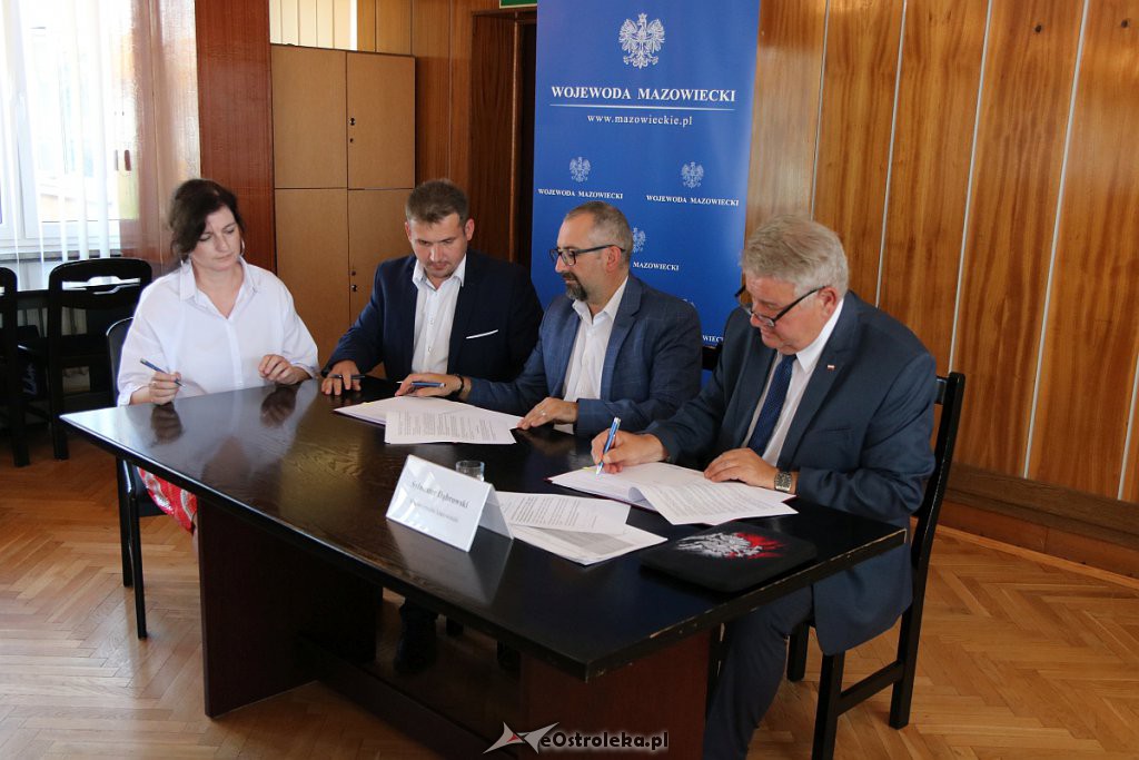 Podpisano umowy w ramach Funduszu Rozwoju Przewozów Autobusowych [27.08.2018] - zdjęcie #23 - eOstroleka.pl