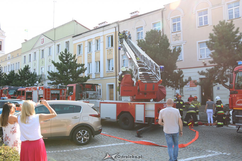 Ewakuacja budynków ratusza i starostwa powiatowego [28.08.2019] - zdjęcie #48 - eOstroleka.pl
