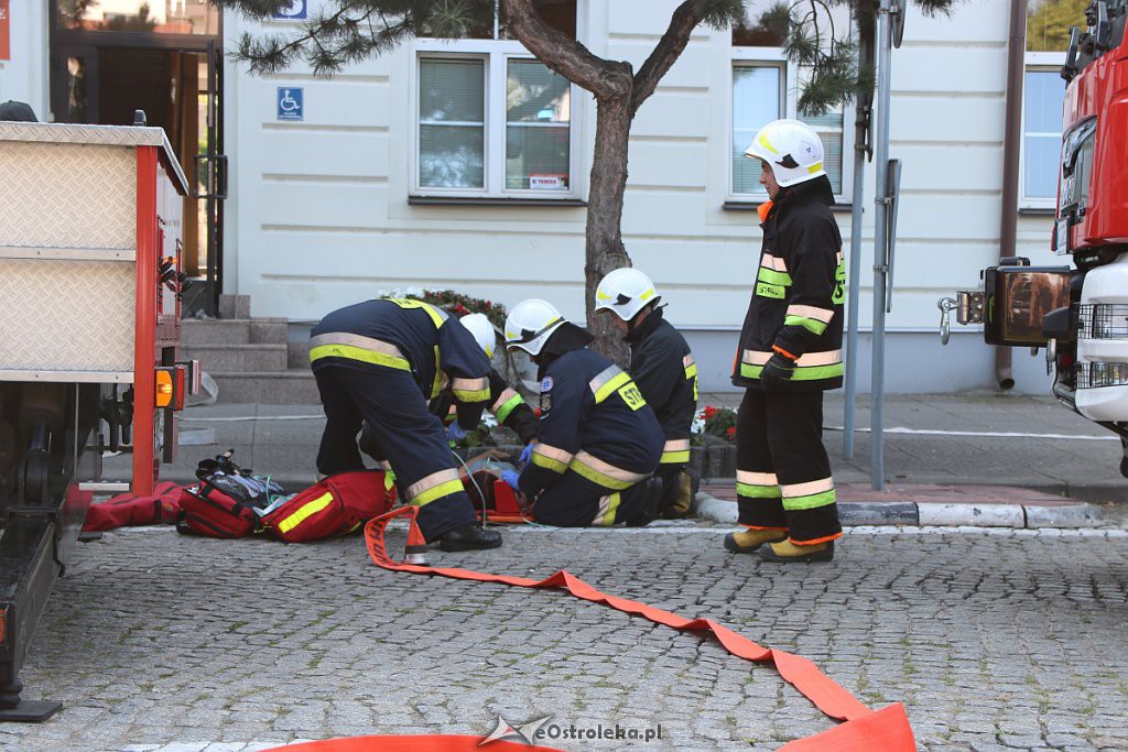 Ewakuacja budynków ratusza i starostwa powiatowego [28.08.2019] - zdjęcie #13 - eOstroleka.pl