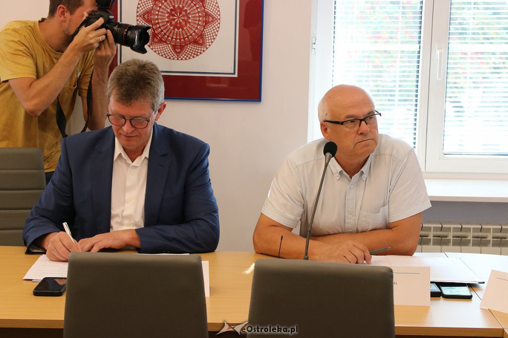 IX sesja Rady Powiatu w Ostrołęce [30.08.2019] - zdjęcie #8 - eOstroleka.pl