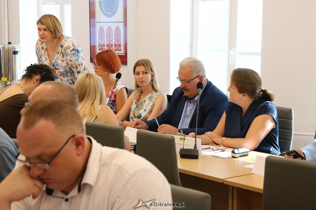 IX sesja Rady Powiatu w Ostrołęce [30.08.2019] - zdjęcie #10 - eOstroleka.pl