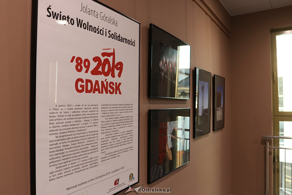 Wernisaż wystawy fotografii Święto Wolności i Solidarności [30.08.2019] - zdjęcie #1 - eOstroleka.pl
