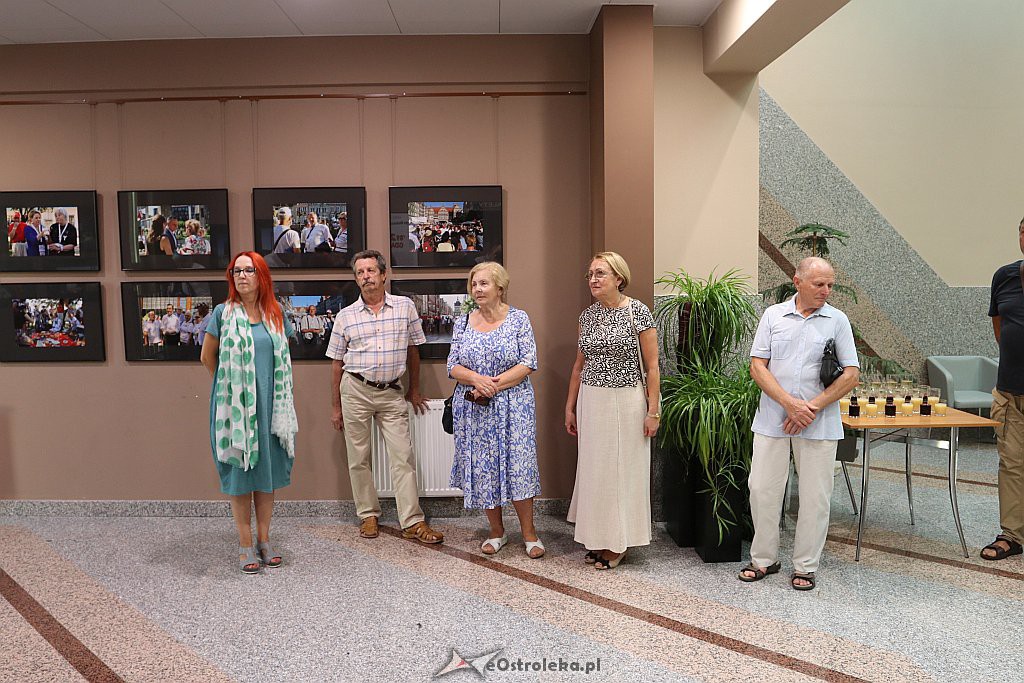 Wernisaż wystawy fotografii Święto Wolności i Solidarności [30.08.2019] - zdjęcie #12 - eOstroleka.pl