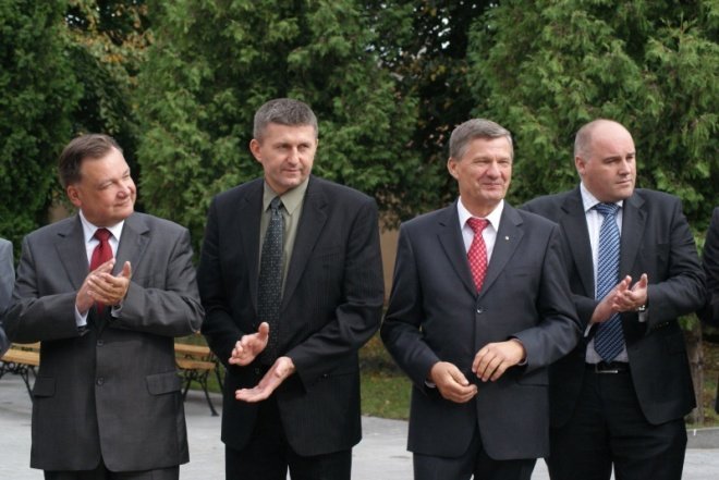 Otwarcie bursy regionalnej w Ostrołęce (30.08.2010) - zdjęcie #7 - eOstroleka.pl