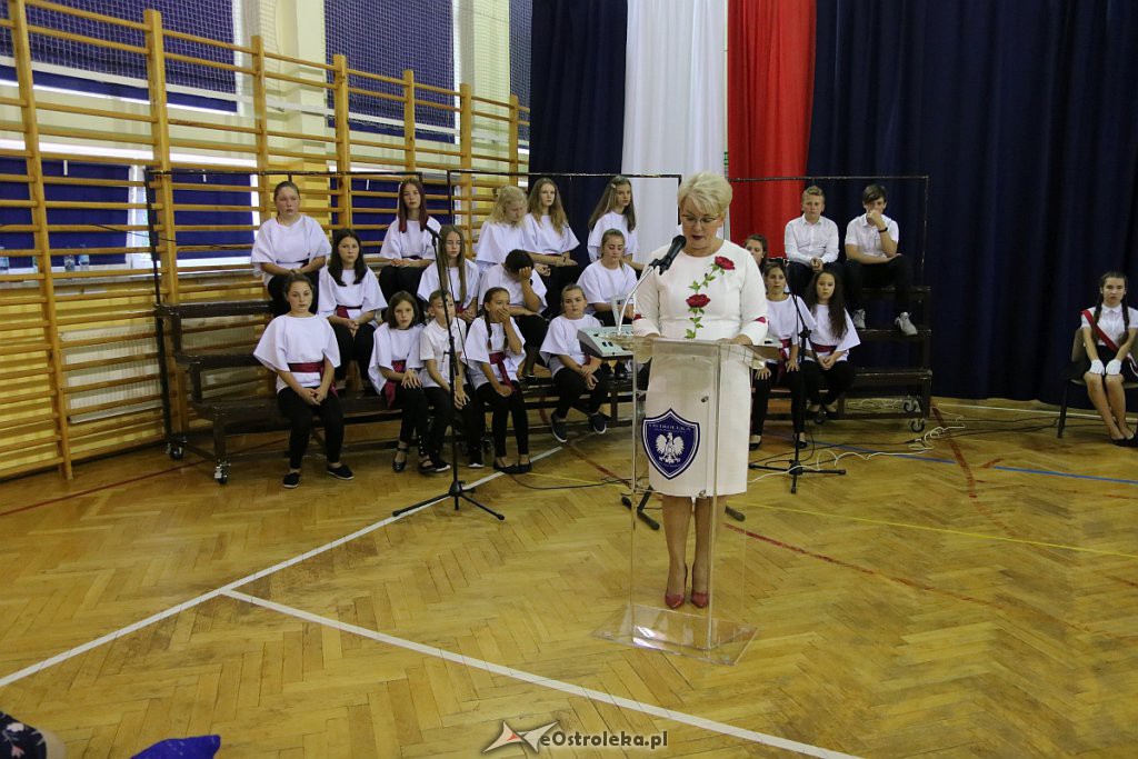 Rozpoczęcie roku szkolnego w SP nr 6 [02.09.2019] - zdjęcie #2 - eOstroleka.pl