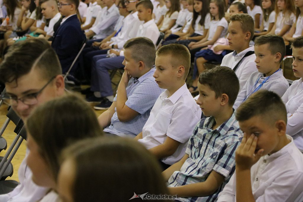 Rozpoczęcie roku szkolnego w SP nr 6 [02.09.2019] - zdjęcie #14 - eOstroleka.pl