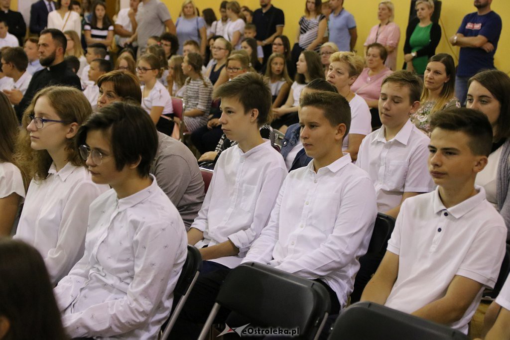 Rozpoczęcie roku szkolnego w SP nr 6 [02.09.2019] - zdjęcie #18 - eOstroleka.pl