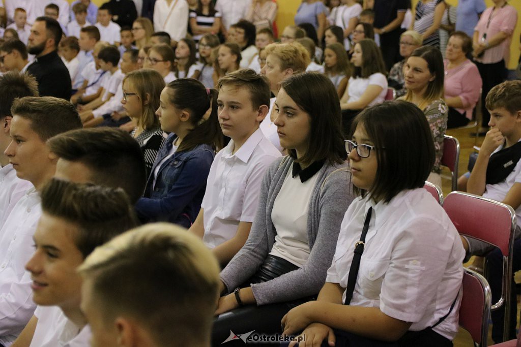 Rozpoczęcie roku szkolnego w SP nr 6 [02.09.2019] - zdjęcie #21 - eOstroleka.pl