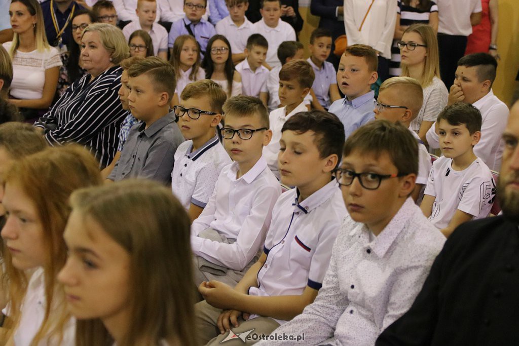 Rozpoczęcie roku szkolnego w SP nr 6 [02.09.2019] - zdjęcie #36 - eOstroleka.pl