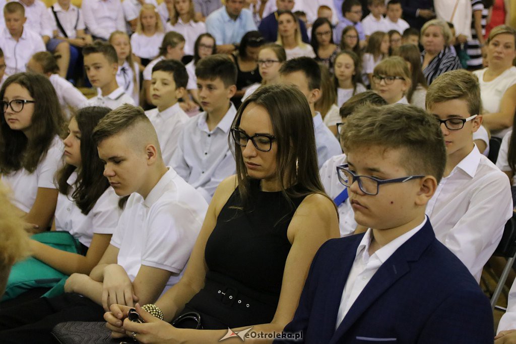 Rozpoczęcie roku szkolnego w SP nr 6 [02.09.2019] - zdjęcie #43 - eOstroleka.pl