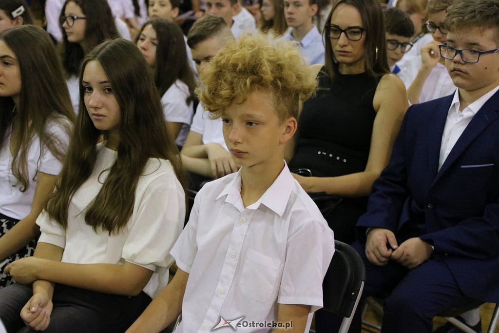 Rozpoczęcie roku szkolnego w SP nr 6 [02.09.2019] - zdjęcie #45 - eOstroleka.pl