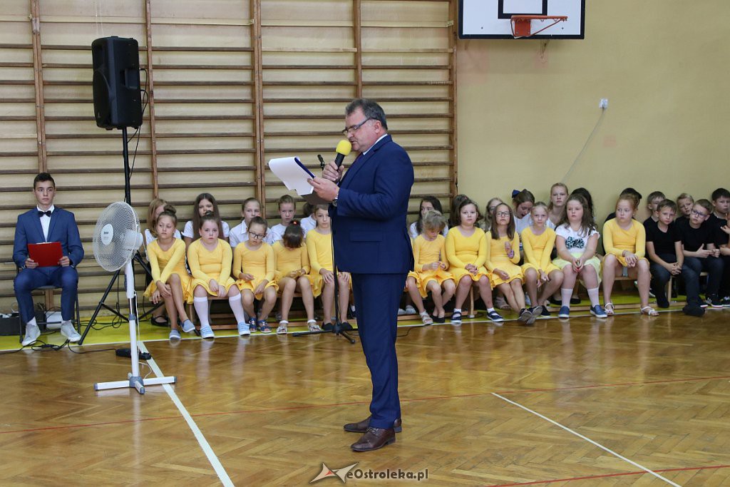 Rozpoczęcie roku szkolnego w SP nr 1 [02.09.2019] - zdjęcie #22 - eOstroleka.pl