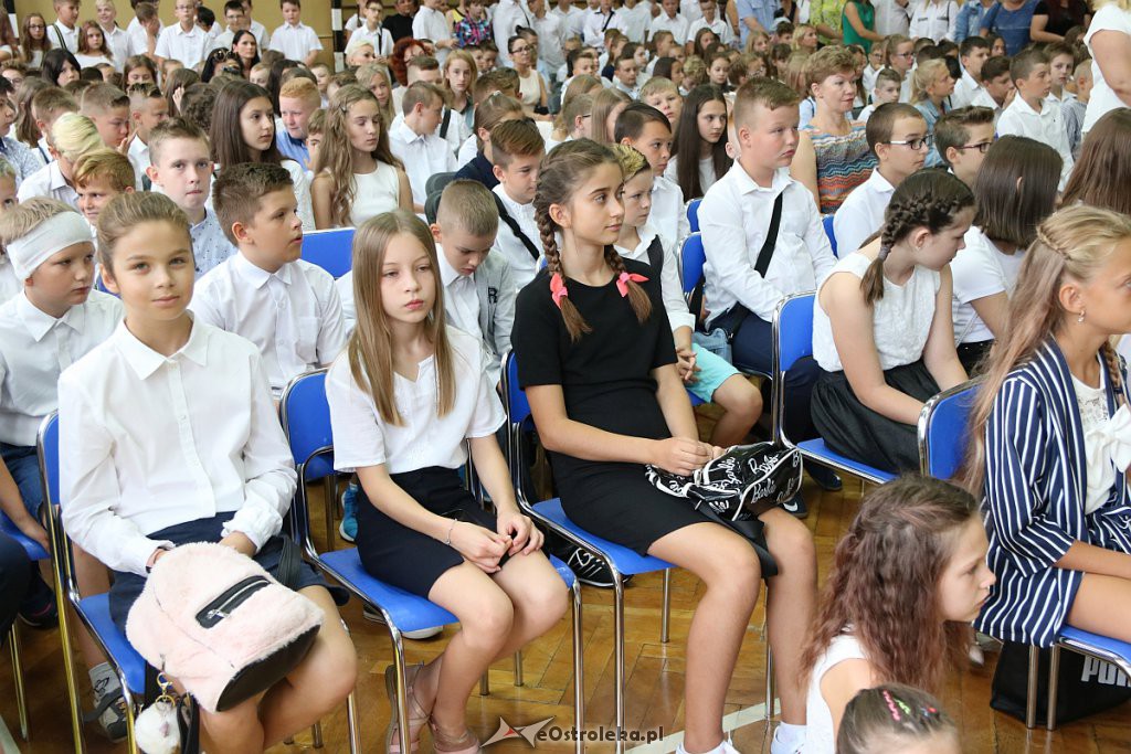 Rozpoczęcie roku szkolnego w SP nr 1 [02.09.2019] - zdjęcie #25 - eOstroleka.pl