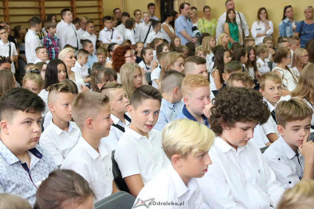 Rozpoczęcie roku szkolnego w SP nr 1 [02.09.2019] - zdjęcie #34 - eOstroleka.pl