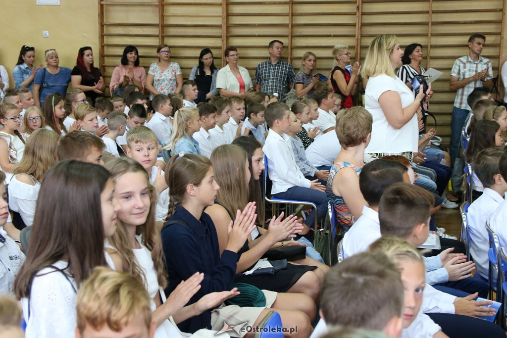 Rozpoczęcie roku szkolnego w SP nr 1 [02.09.2019] - zdjęcie #39 - eOstroleka.pl