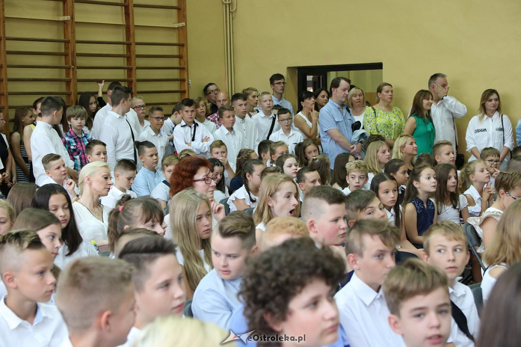 Rozpoczęcie roku szkolnego w SP nr 1 [02.09.2019] - zdjęcie #44 - eOstroleka.pl