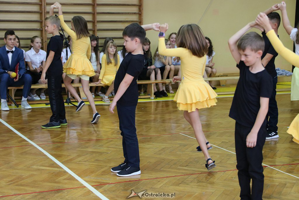 Rozpoczęcie roku szkolnego w SP nr 1 [02.09.2019] - zdjęcie #54 - eOstroleka.pl