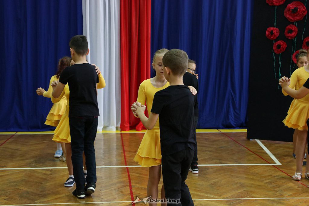 Rozpoczęcie roku szkolnego w SP nr 1 [02.09.2019] - zdjęcie #61 - eOstroleka.pl