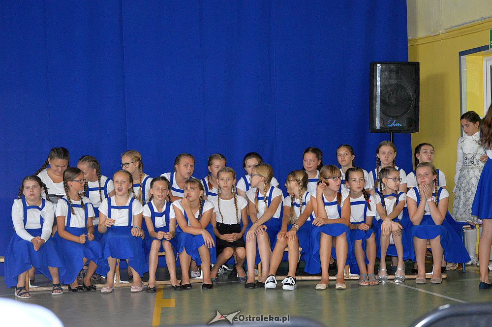 Rozpoczęcie roku szkolnego w SP Nr 3 [02.09.2019] - zdjęcie #13 - eOstroleka.pl