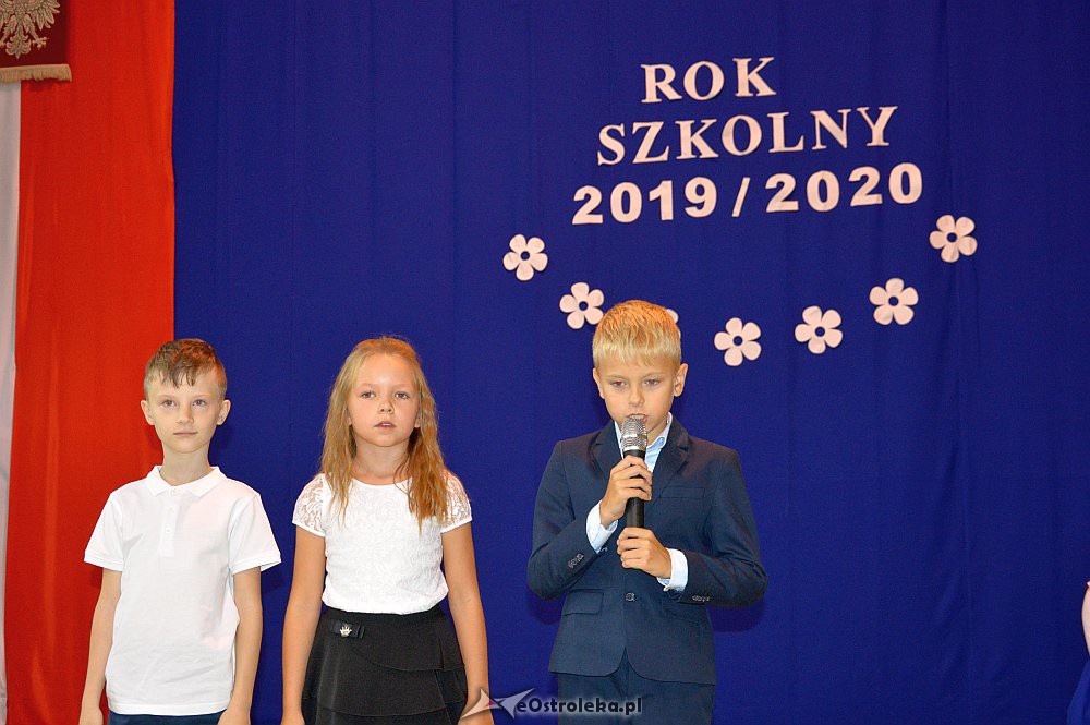 Rozpoczęcie roku szkolnego w SP Nr 3 [02.09.2019] - zdjęcie #15 - eOstroleka.pl