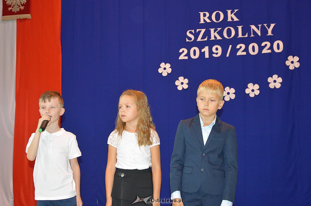 Rozpoczęcie roku szkolnego w SP Nr 3 [02.09.2019] - zdjęcie #23 - eOstroleka.pl