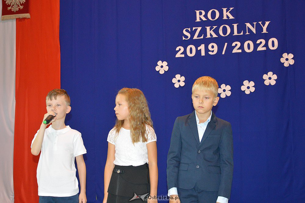 Rozpoczęcie roku szkolnego w SP Nr 3 [02.09.2019] - zdjęcie #25 - eOstroleka.pl