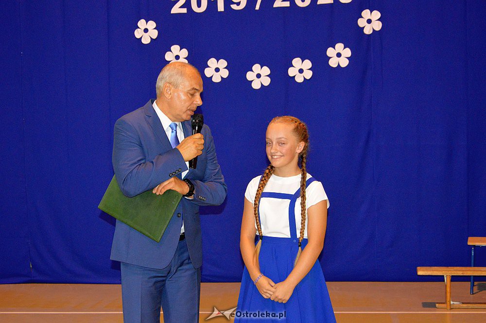 Rozpoczęcie roku szkolnego w SP Nr 3 [02.09.2019] - zdjęcie #65 - eOstroleka.pl