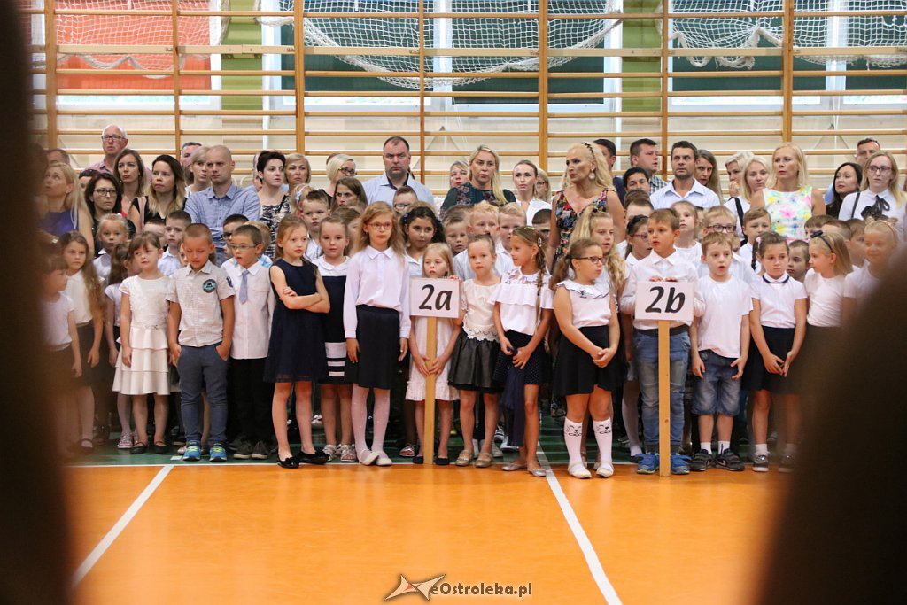 Rozpoczęcie roku szkolnego w SP nr 5 [02.09.2019] - zdjęcie #29 - eOstroleka.pl