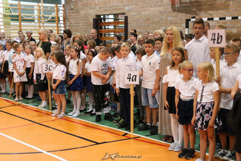 Rozpoczęcie roku szkolnego w SP nr 5 [02.09.2019] - zdjęcie #33 - eOstroleka.pl