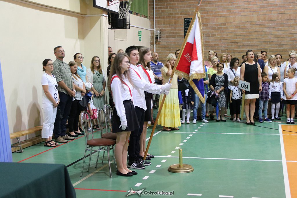 Rozpoczęcie roku szkolnego w SP nr 5 [02.09.2019] - zdjęcie #36 - eOstroleka.pl