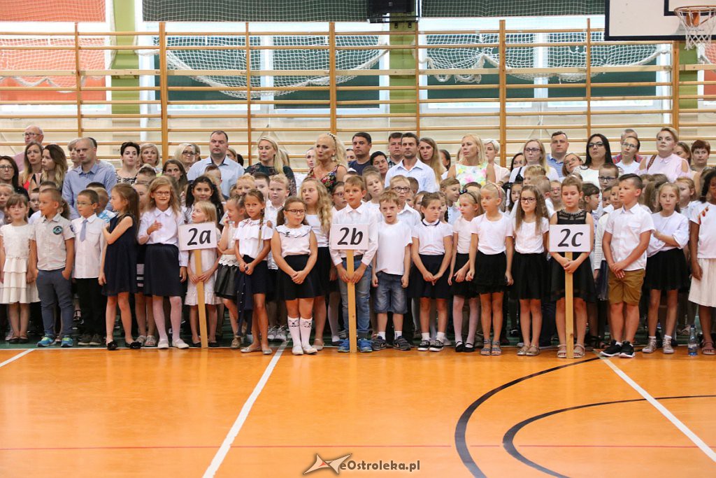 Rozpoczęcie roku szkolnego w SP nr 5 [02.09.2019] - zdjęcie #42 - eOstroleka.pl