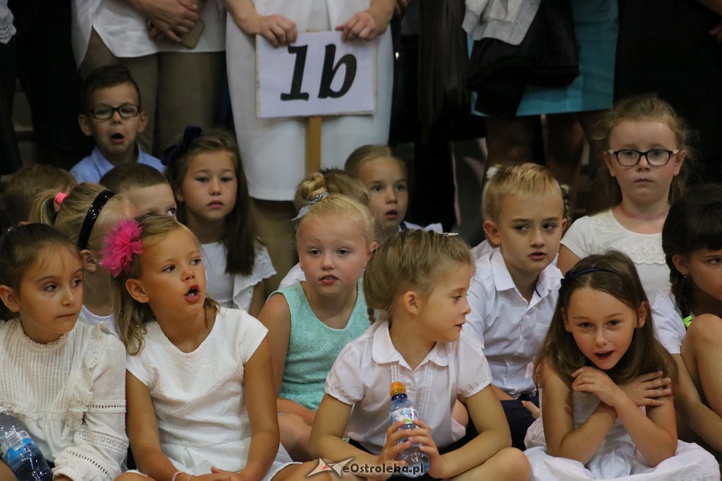 Rozpoczęcie roku szkolnego w SP nr 5 [02.09.2019] - zdjęcie #94 - eOstroleka.pl