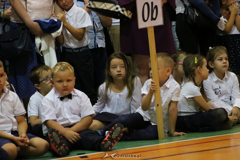 Rozpoczęcie roku szkolnego w SP nr 5 [02.09.2019] - zdjęcie #75 - eOstroleka.pl