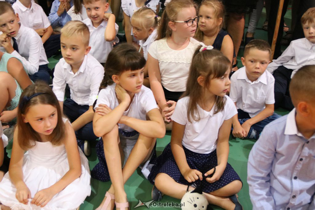 Rozpoczęcie roku szkolnego w SP nr 5 [02.09.2019] - zdjęcie #40 - eOstroleka.pl