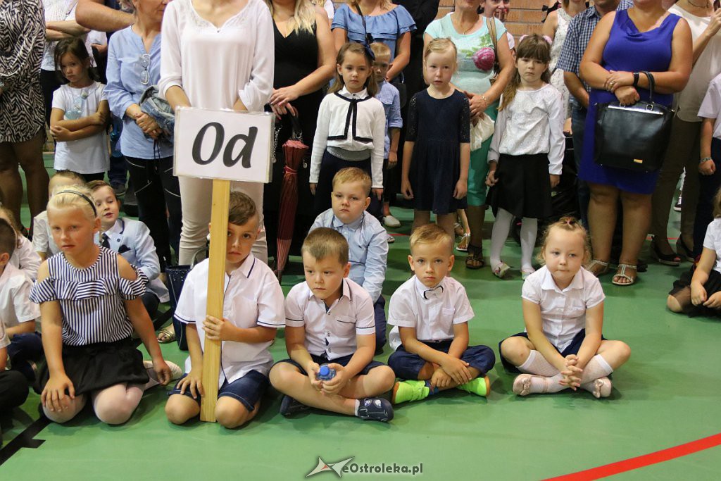 Rozpoczęcie roku szkolnego w SP nr 5 [02.09.2019] - zdjęcie #36 - eOstroleka.pl