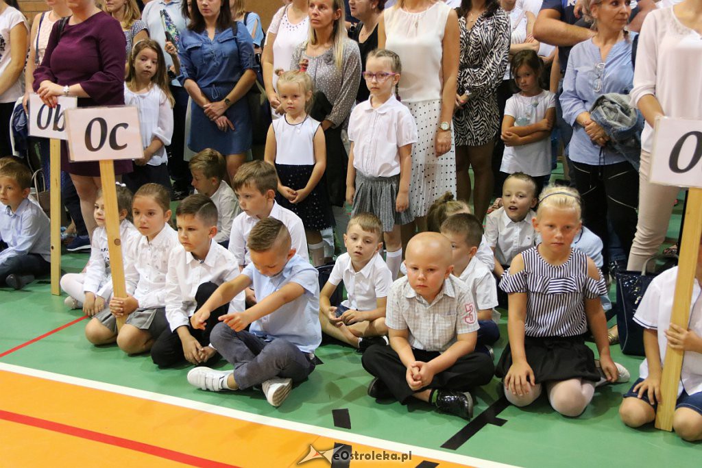 Rozpoczęcie roku szkolnego w SP nr 5 [02.09.2019] - zdjęcie #34 - eOstroleka.pl