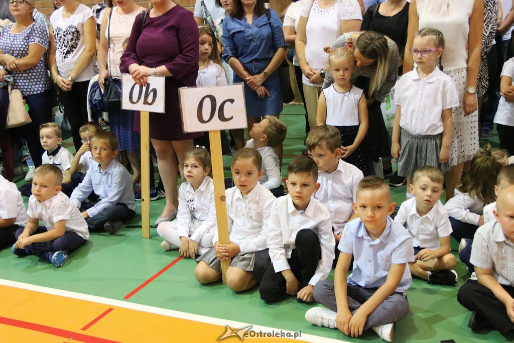 Rozpoczęcie roku szkolnego w SP nr 5 [02.09.2019] - zdjęcie #33 - eOstroleka.pl