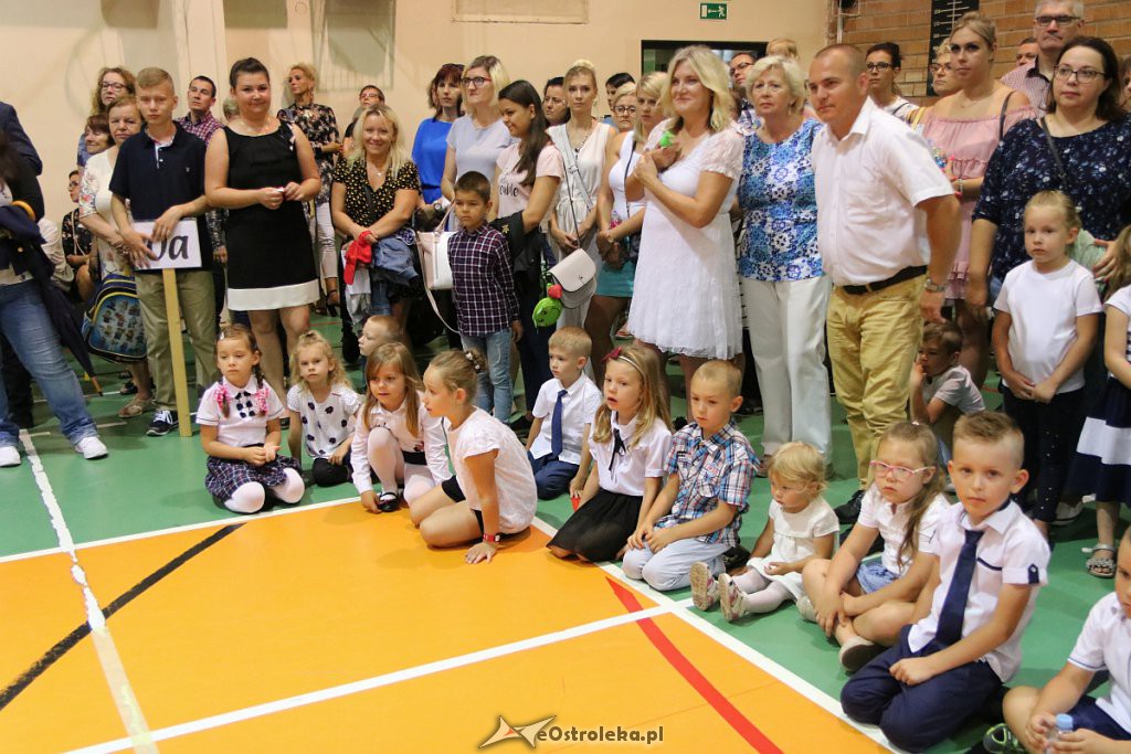 Rozpoczęcie roku szkolnego w SP nr 5 [02.09.2019] - zdjęcie #28 - eOstroleka.pl